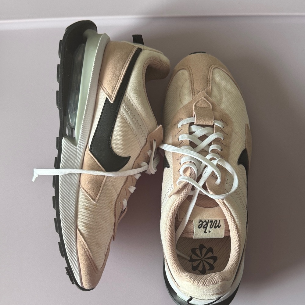 Nike Women's Peach and Black Sneakers